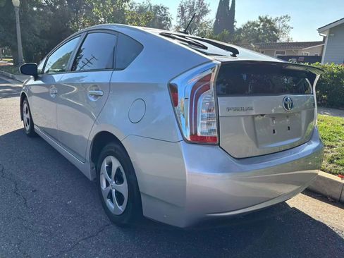 Used 2013 Toyota Prius Three w/ Solar Roof Pkg image 7
