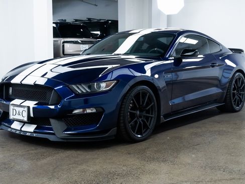 Used 2018 Ford Mustang Shelby GT350 w/ Convenience Package image 3