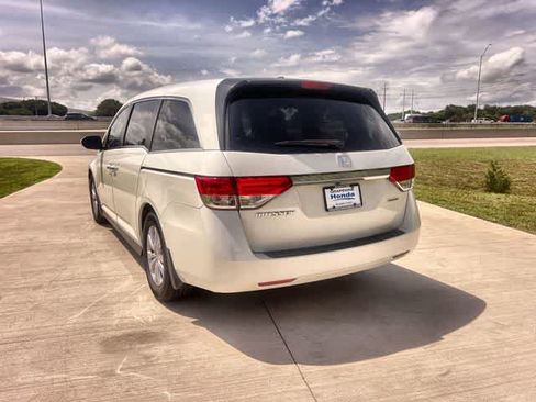 Used 2016 Honda Odyssey SE image 5