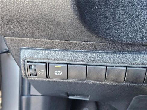 Used 2021 Toyota Corolla LE image 13