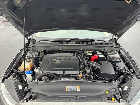 Used 2014 Ford Fusion SE w/ Equipment Group 202A image 30