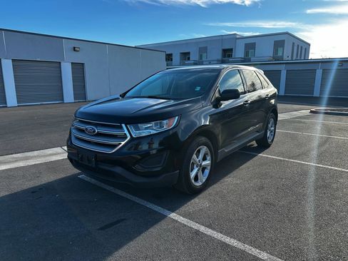 Used 2018 Ford Edge SE image 2