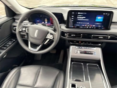 Certified 2025 Lincoln Aviator AWD image 15