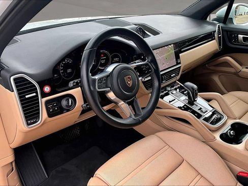 Used 2023 Porsche Cayenne AWD/4WD image 12
