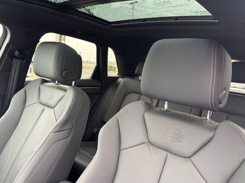 Certified 2025 Audi Q3 2.0T Premium w/ Convenience Package AWD/4WD image 11