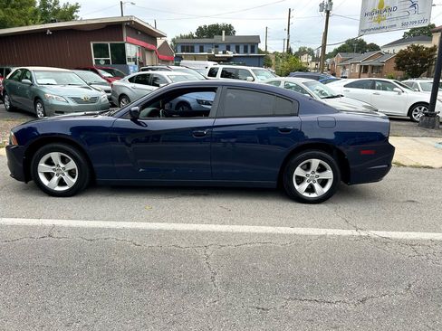 Used 2014 Dodge Charger SE image 7