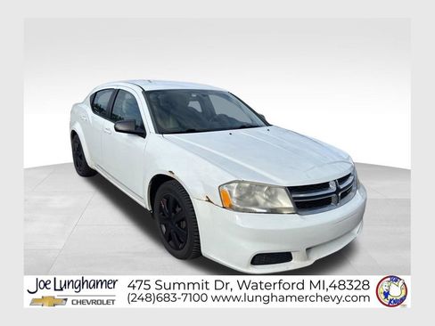 Used 2013 Dodge Avenger SE image 1