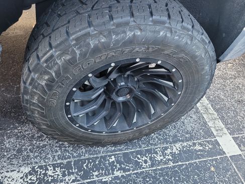 Used 2019 GMC Sierra 1500 SLE w/ X31 Off-Road Package AWD/4WD image 8