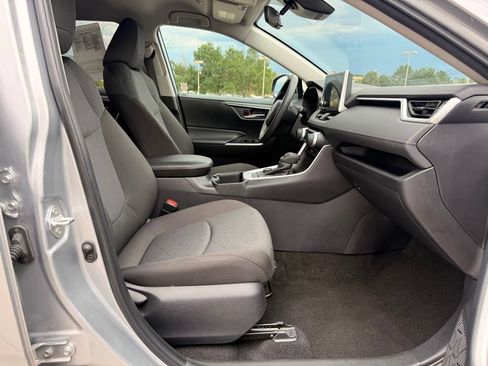 Used 2025 Toyota RAV4 XLE AWD/4WD image 31