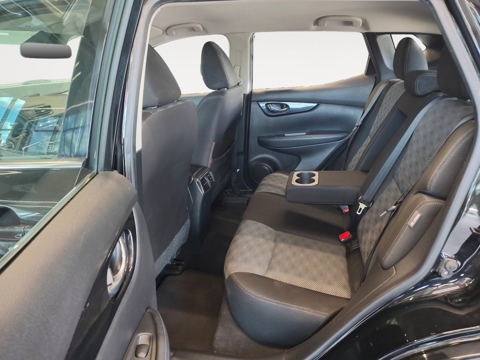 Used 2020 Nissan Rogue Sport SV FWD image 23