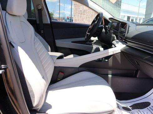 New 2026 Hyundai Elantra Limited FWD image 10