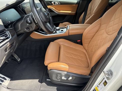Used 2023 BMW X5 xDrive40i w/ Executive Package AWD/4WD image 4