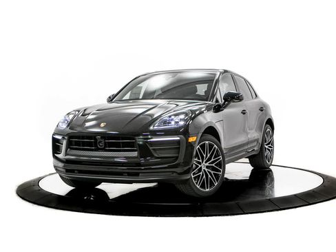 New 2026 Porsche Macan AWD/4WD image 1
