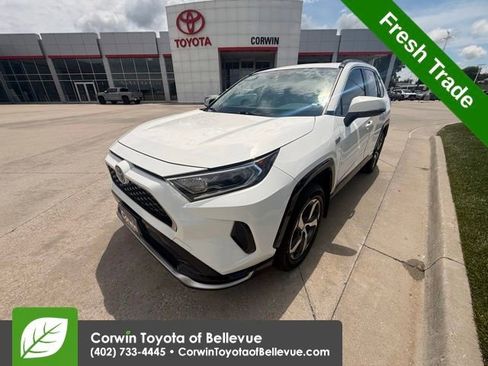 Used 2021 Toyota RAV4 SE w/ Weather & Moonroof Package AWD/4WD image 8