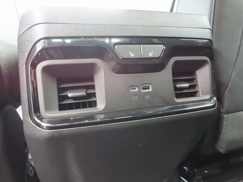 Used 2024 GMC Sierra 1500 AT4 w/ Technology Package image 11