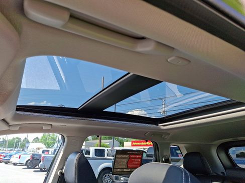 Certified 2022 Nissan Rogue SL w/ SL Premium Package image 16