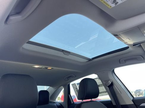 New 2025 Volkswagen Jetta SE image 32