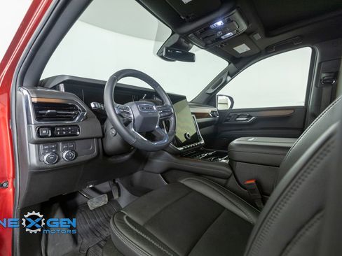 Used 2025 GMC Yukon XL Denali w/ Sun & Power Step Package AWD/4WD image 10