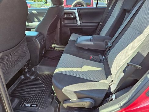 Used 2022 Toyota 4Runner SR5 AWD/4WD image 17