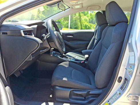 Used 2021 Toyota Corolla LE FWD image 11