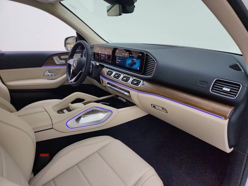 New 2026 Mercedes-Benz GLS 450 4MATIC image 13
