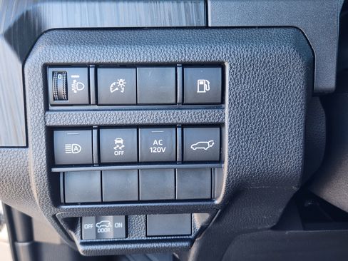 New 2026 Toyota 4Runner Hybrid Platinum image 9