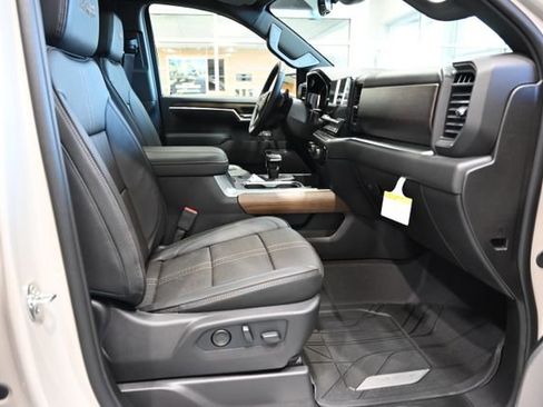 New 2026 Chevrolet Silverado 1500 High Country w/ High Country Premium Package AWD/4WD image 10