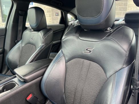 Used 2015 Chrysler 200 S w/ Comfort Group image 21