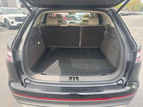 Used 2019 Lincoln Nautilus Reserve AWD/4WD image 12