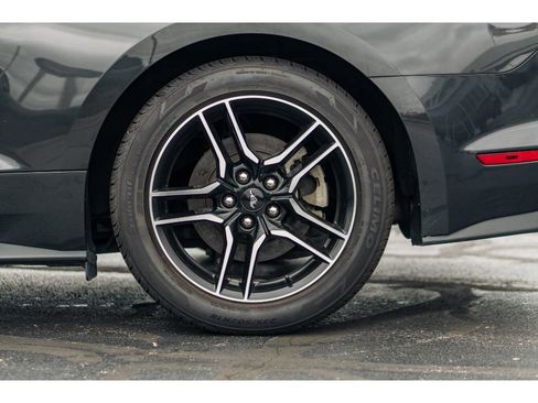 Used 2023 Ford Mustang Premium image 5