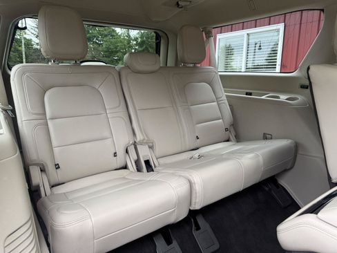 Used 2020 Lincoln Navigator L Reserve w/ Luxury Package AWD/4WD image 38