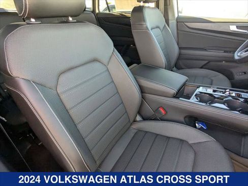 New 2024 Volkswagen Atlas Cross Sport SEL R-Line AWD/4WD image 21