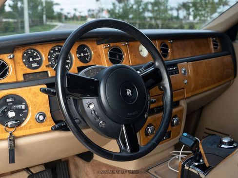 Used 2005 Rolls-Royce Phantom Sedan RWD image 22