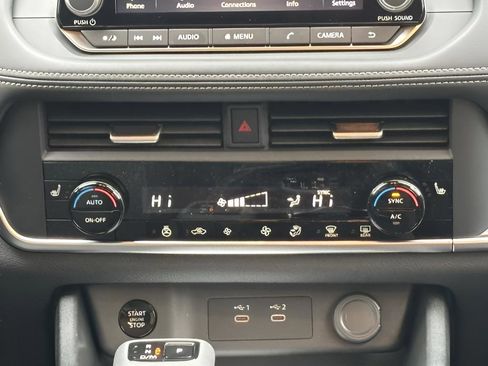 New 2026 Nissan Rogue SV w/ Cold Weather Package AWD/4WD image 13