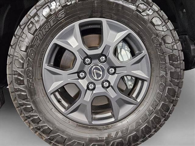 Used 2024 Lexus GX 550 AWD/4WD image 22