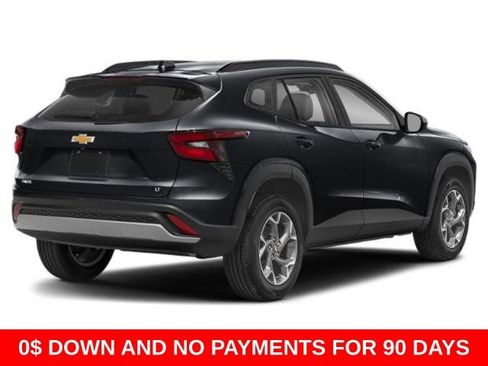 Used 2025 Chevrolet Trax LS FWD image 2