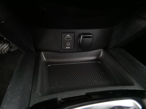 Used 2017 Nissan Rogue SV w/ Midnight Edition Package image 29