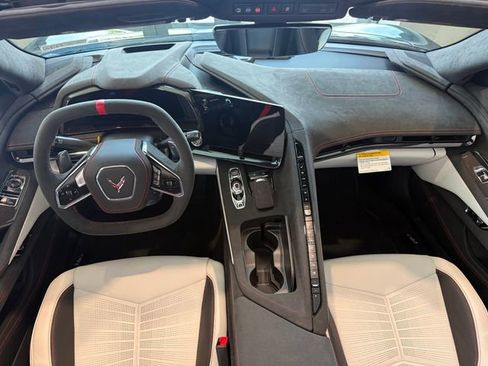 Used 2023 Chevrolet Corvette Stingray Premium Cpe w/ Z51 Performance Package RWD image 16