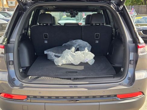 New 2025 Jeep Grand Cherokee Limited w/ Luxury Tech Group II image 12