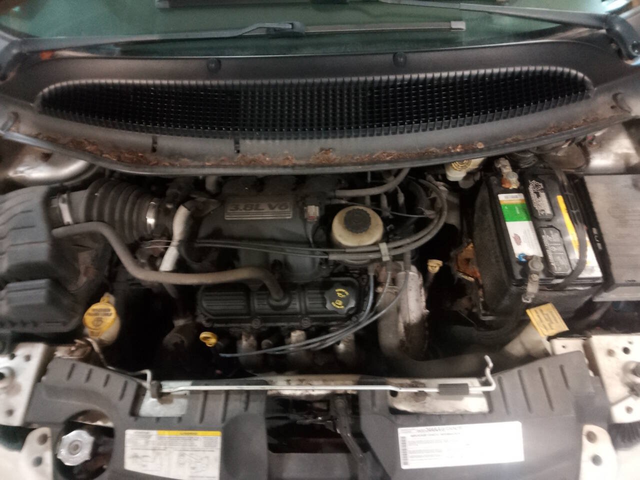 Used 2005 Dodge Grand Caravan SXT FWD image 43