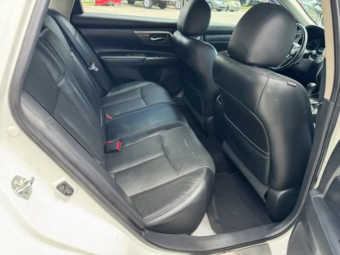 Used 2014 Nissan Altima 3.5 SL w/ Technology Package FWD image 21