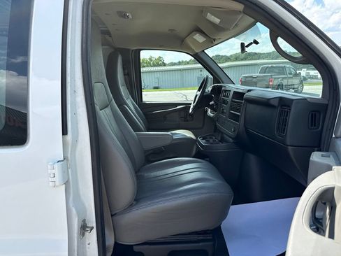 Used 2014 Chevrolet Express 1500 RWD image 33