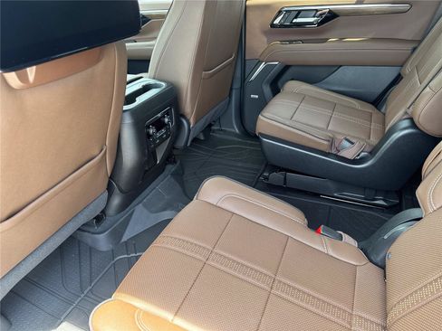 New 2026 Chevrolet Tahoe High Country AWD/4WD image 34