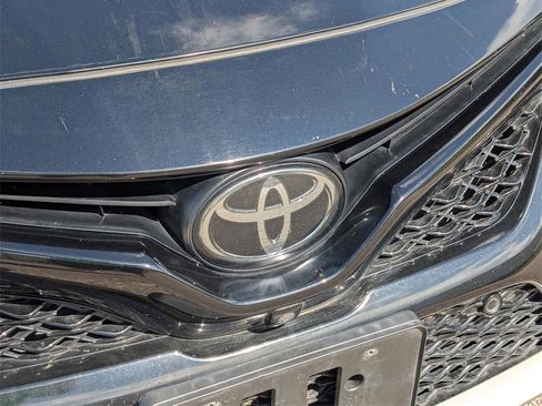 Used 2020 Toyota Camry XSE image 5