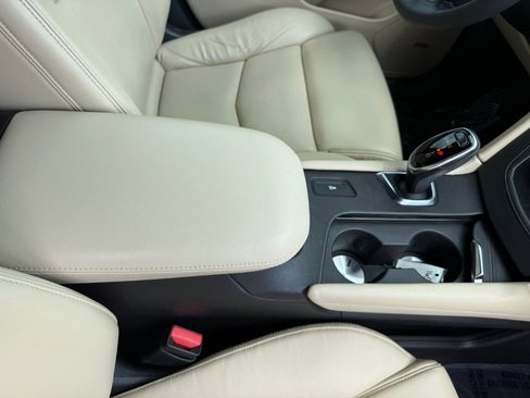 Used 2017 Cadillac XT5 Luxury w/ Driver Awareness Package image 28