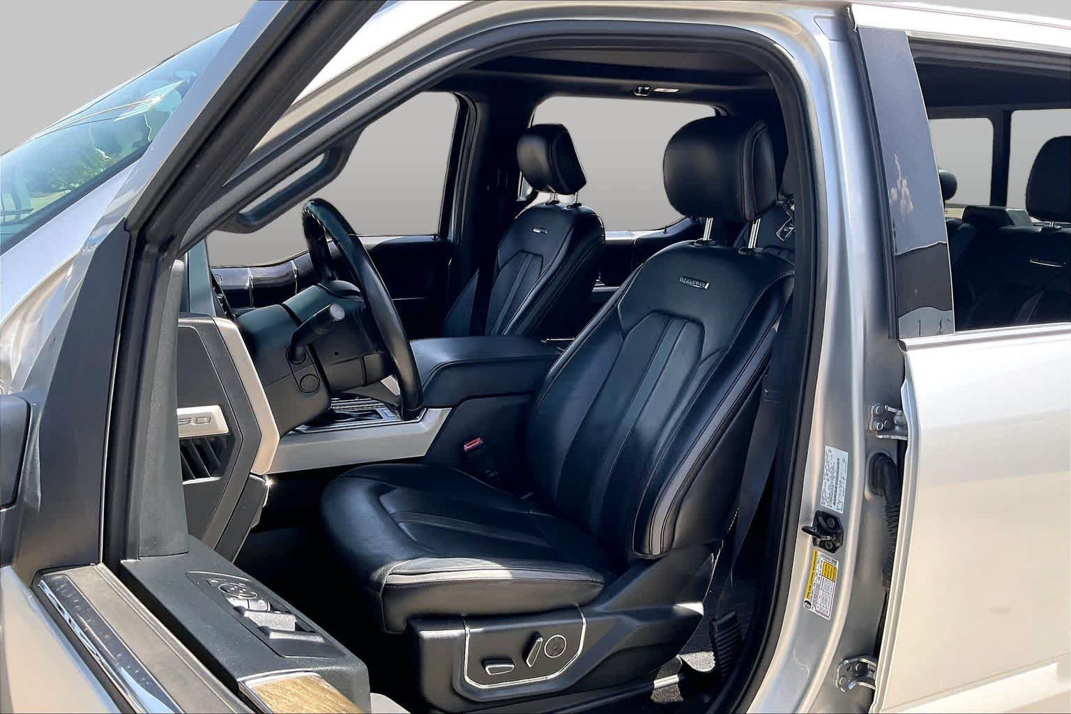 Used 2018 Ford F150 Platinum w/ Equipment Group 701A Luxury AWD/4WD image 8
