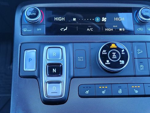 Used 2025 Hyundai Palisade Calligraphy image 19