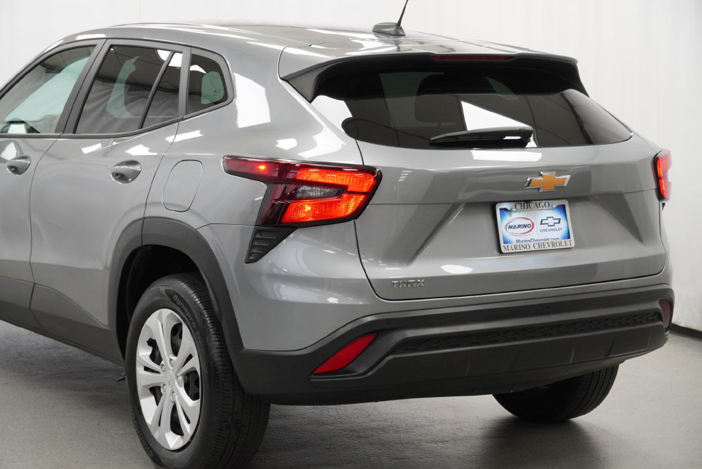 Used 2024 Chevrolet Trax LS w/ Driver Confidence Package FWD image 20