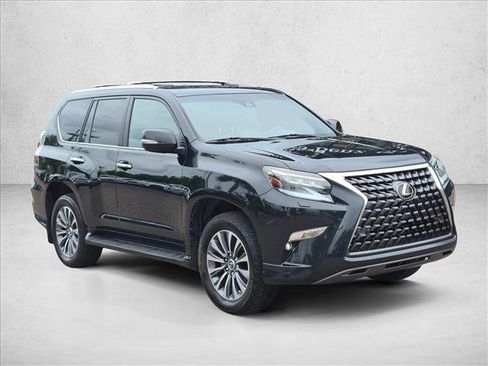 Used 2023 Lexus GX 460 Luxury w/ Accessory Package AWD/4WD image 3