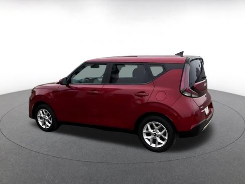 Used 2025 Kia Soul LX w/ LX Technology Package FWD image 10